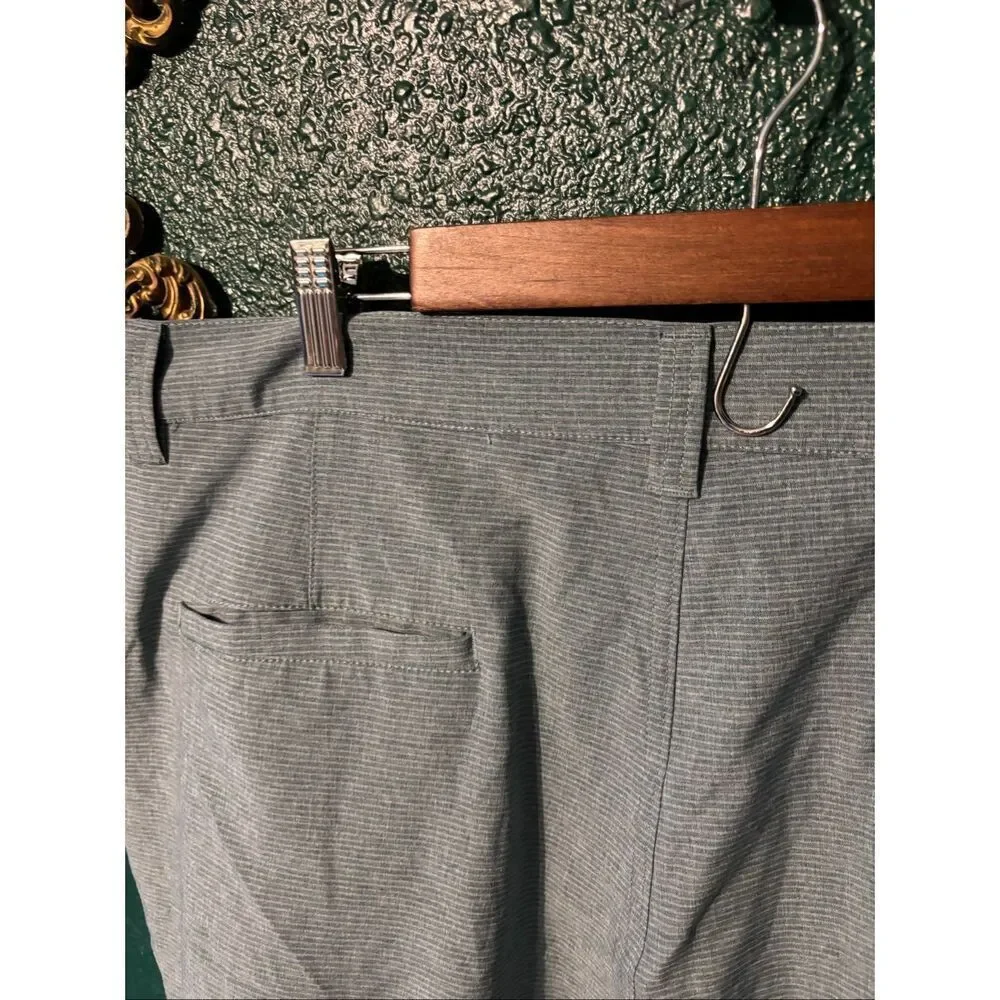 TRAVIS MATHEW BLUE GOLF SHORTS SIZE 40